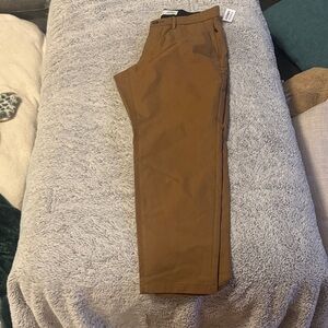 Men Old Navy Ultimate Tech Athletic Built-In Flex